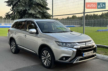Позашляховик / Кросовер Mitsubishi Outlander 2023 в Києві