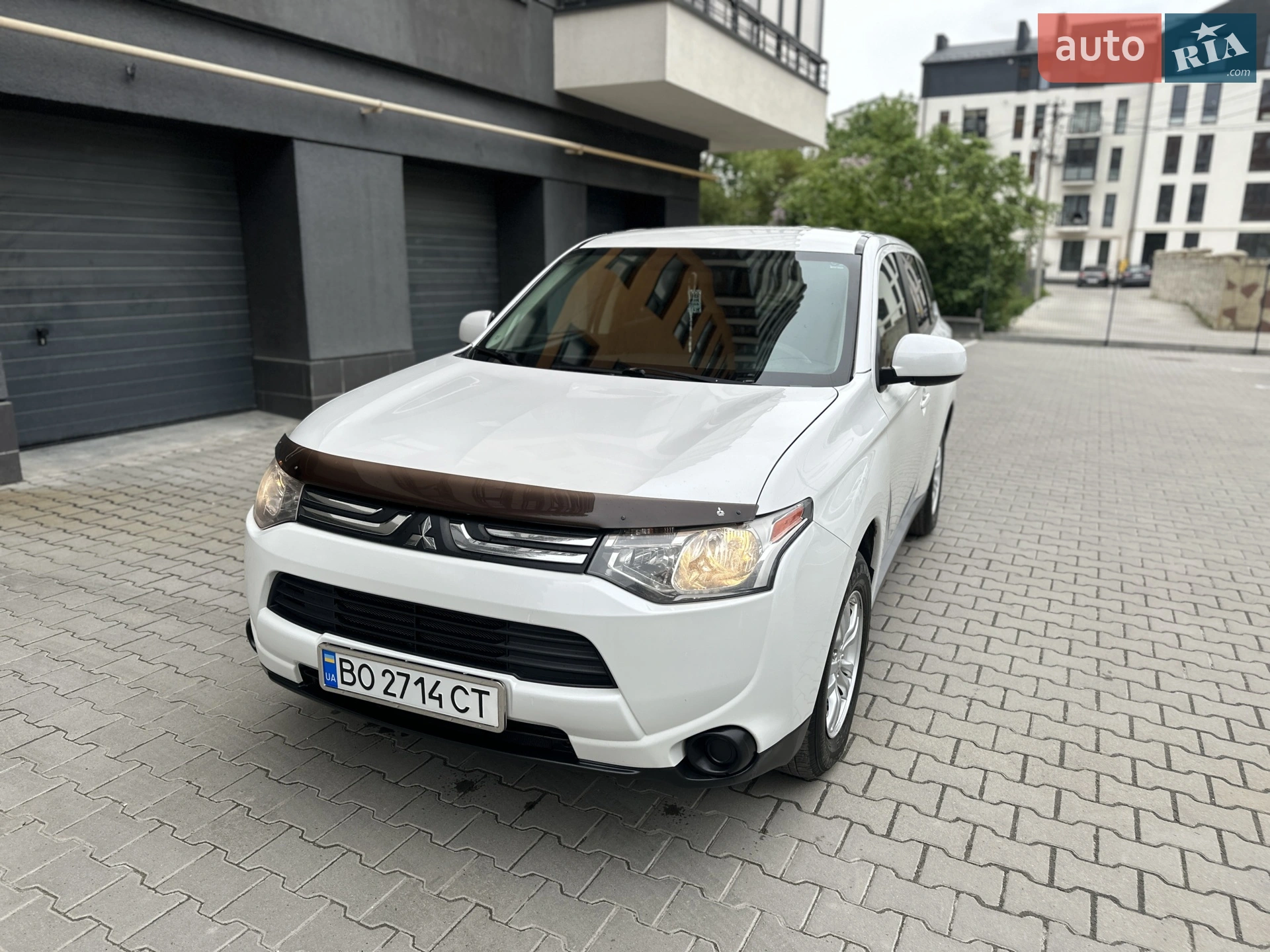 2013 Mitsubishi Outlander - фото 1