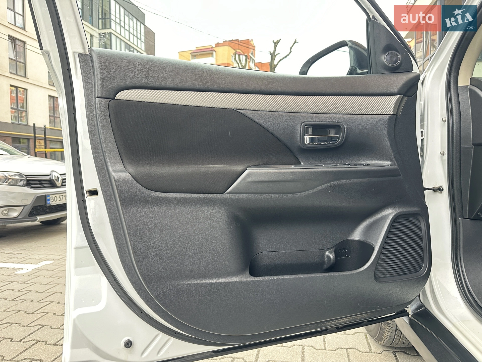 2013 Mitsubishi Outlander - мініатюра 32