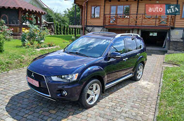 Внедорожник / Кроссовер Mitsubishi Outlander 2010 в Надворной