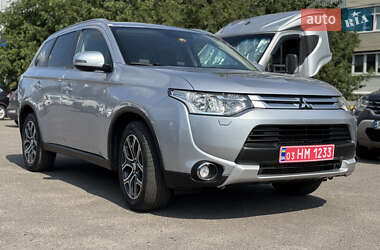 Внедорожник / Кроссовер Mitsubishi Outlander 2015 в Сумах