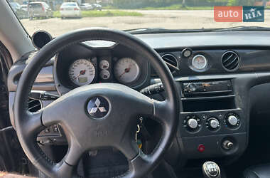 Внедорожник / Кроссовер Mitsubishi Outlander 2005 в 