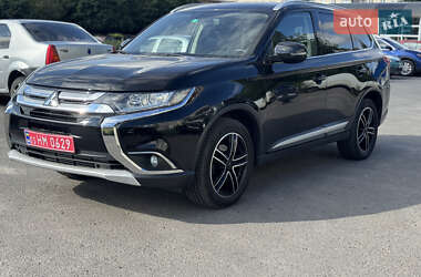 Внедорожник / Кроссовер Mitsubishi Outlander 2016 в Сумах