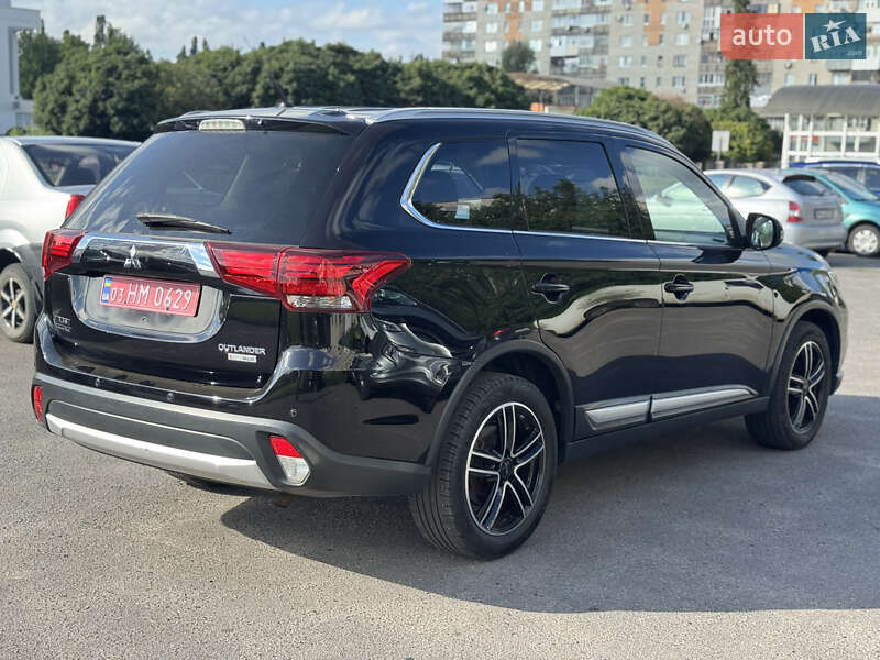 Внедорожник / Кроссовер Mitsubishi Outlander 2016 в Сумах