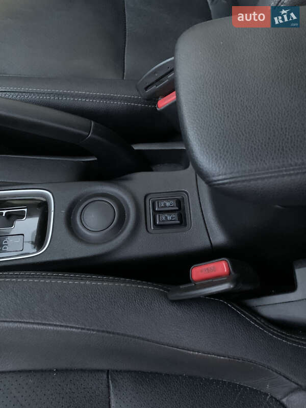 Внедорожник / Кроссовер Mitsubishi Outlander 2013 в Львове
