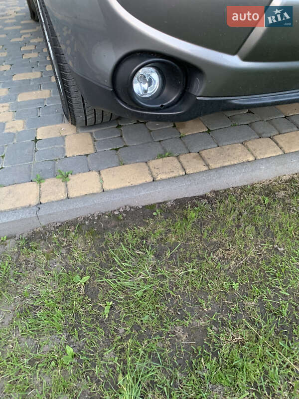 Внедорожник / Кроссовер Mitsubishi Outlander 2013 в Львове