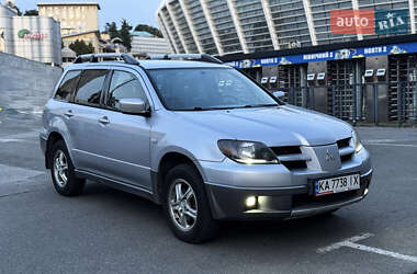 Внедорожник / Кроссовер Mitsubishi Outlander 2004 в Киеве
