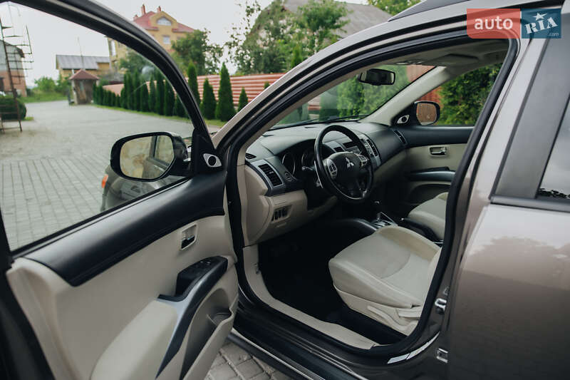 Позашляховик / Кросовер Mitsubishi Outlander 2011 в Бучачі фото 10 Позашляховик / Кросовер Mitsubishi Outlander 2011 в Бучачі