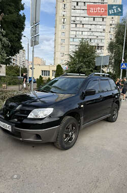 Позашляховик / Кросовер Mitsubishi Outlander 2004 в Києві