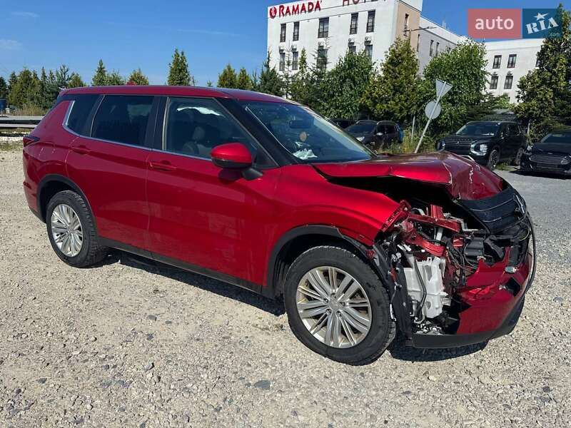 Внедорожник / Кроссовер Mitsubishi Outlander 2022 в Львове