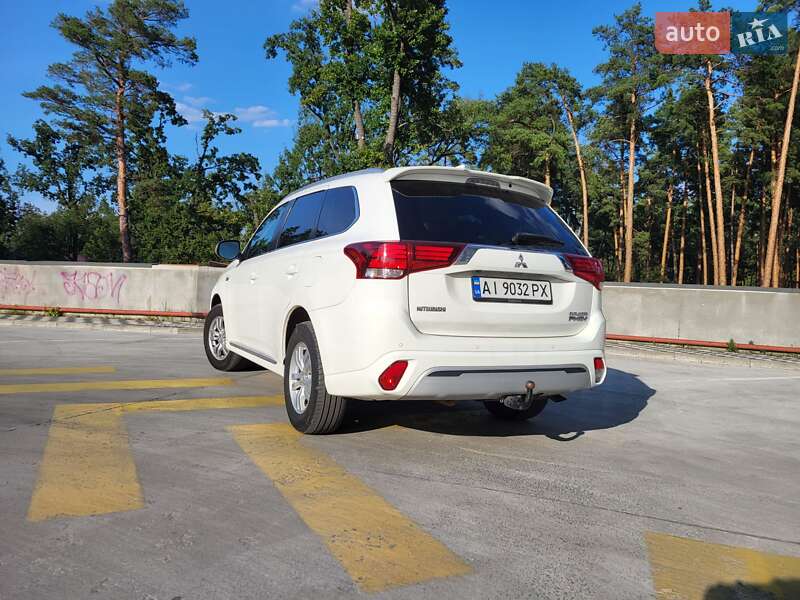 Позашляховик / Кросовер Mitsubishi Outlander 2019 в Ірпені