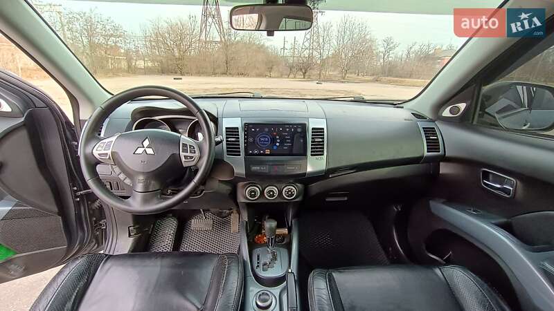 Внедорожник / Кроссовер Mitsubishi Outlander 2008 в Знаменке