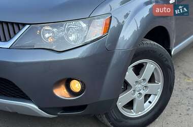Внедорожник / Кроссовер Mitsubishi Outlander 2008 в 