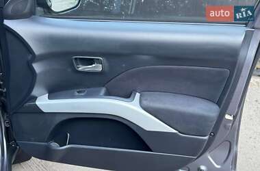 Внедорожник / Кроссовер Mitsubishi Outlander 2008 в 