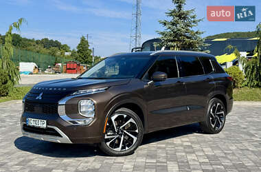 Позашляховик / Кросовер Mitsubishi Outlander 2022 в Львові