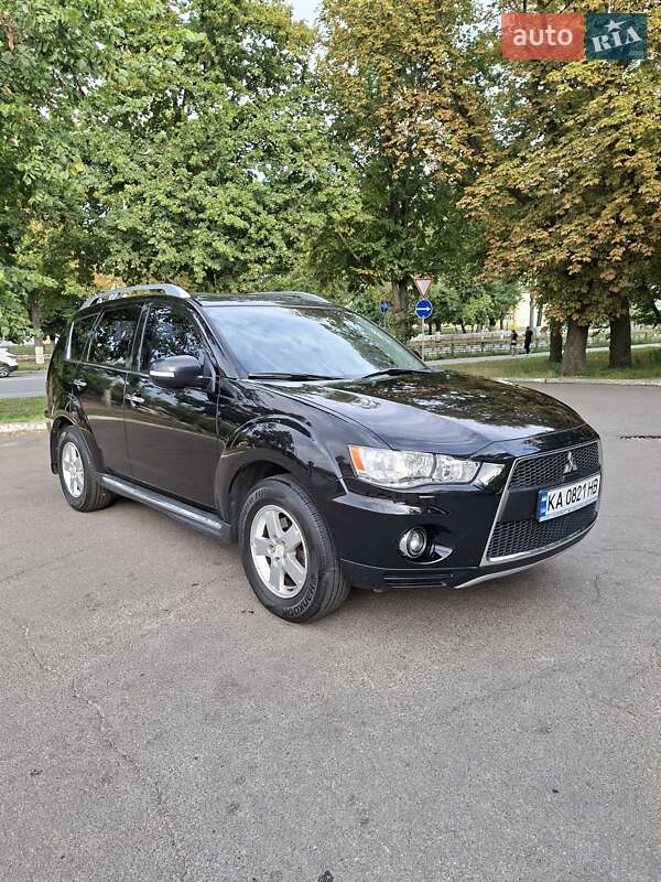 Позашляховик / Кросовер Mitsubishi Outlander 2010 в Чернігові