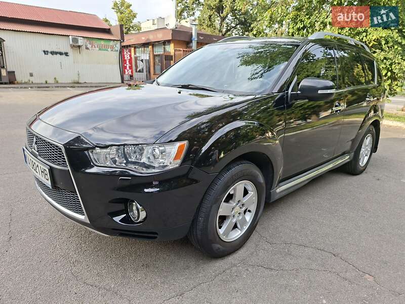 Позашляховик / Кросовер Mitsubishi Outlander 2010 в Чернігові