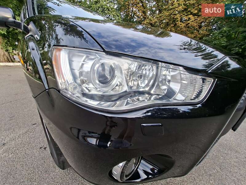 Позашляховик / Кросовер Mitsubishi Outlander 2010 в Чернігові