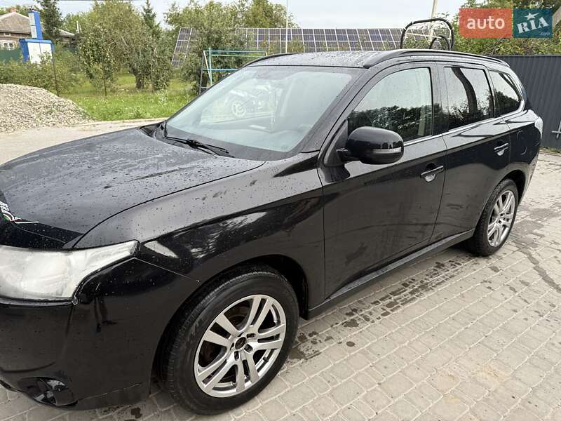 Внедорожник / Кроссовер Mitsubishi Outlander 2013 в Скале-Подольской