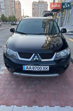 Позашляховик / Кросовер Mitsubishi Outlander 2008 в Києві