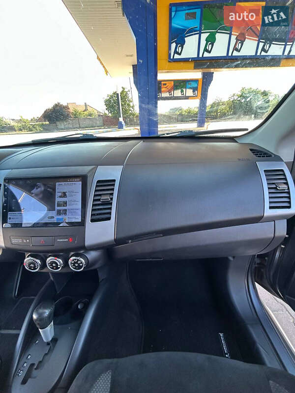 Внедорожник / Кроссовер Mitsubishi Outlander 2010 в Измаиле