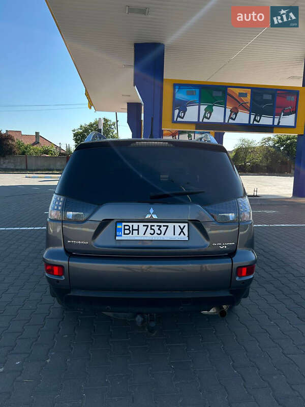 Внедорожник / Кроссовер Mitsubishi Outlander 2010 в Измаиле