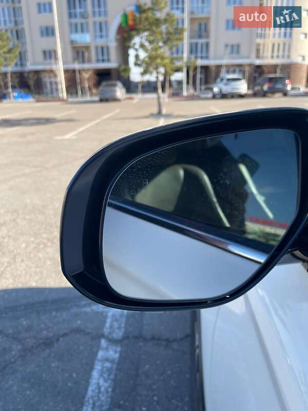 Внедорожник / Кроссовер Mitsubishi Outlander 2017 в Николаеве