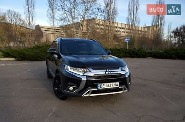 Внедорожник / Кроссовер Mitsubishi Outlander 2018 в Николаеве