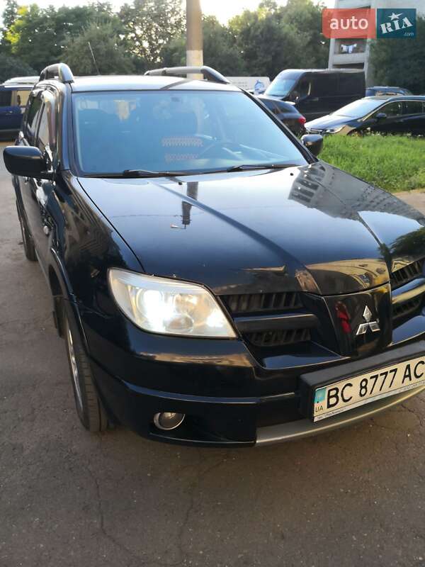 Внедорожник / Кроссовер Mitsubishi Outlander 2007 в 