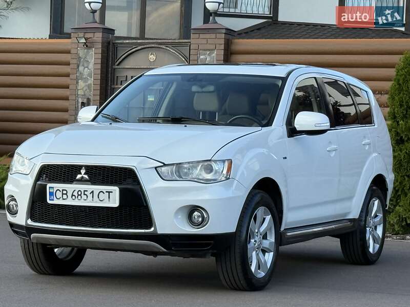 Внедорожник / Кроссовер Mitsubishi Outlander 2011 в Киеве