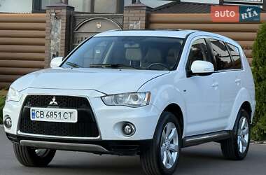 Внедорожник / Кроссовер Mitsubishi Outlander 2011 в 