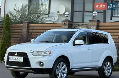 Внедорожник / Кроссовер Mitsubishi Outlander 2011 в 