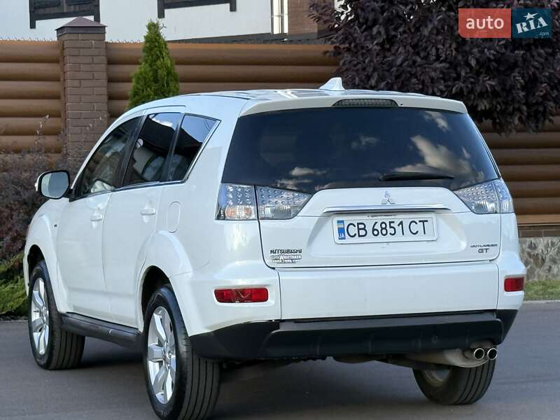 Внедорожник / Кроссовер Mitsubishi Outlander 2011 в Киеве