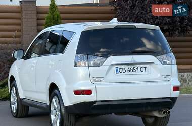 Внедорожник / Кроссовер Mitsubishi Outlander 2011 в 