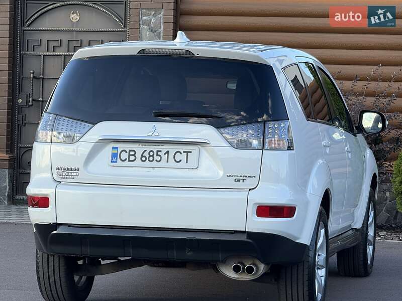 Внедорожник / Кроссовер Mitsubishi Outlander 2011 в Киеве
