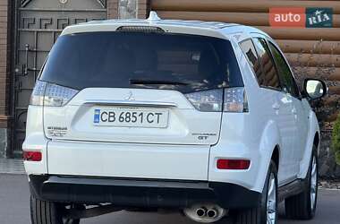 Внедорожник / Кроссовер Mitsubishi Outlander 2011 в 
