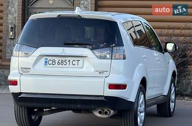 Внедорожник / Кроссовер Mitsubishi Outlander 2011 в 