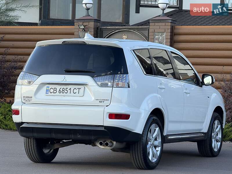 Внедорожник / Кроссовер Mitsubishi Outlander 2011 в Киеве