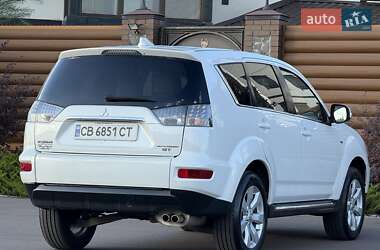 Внедорожник / Кроссовер Mitsubishi Outlander 2011 в 