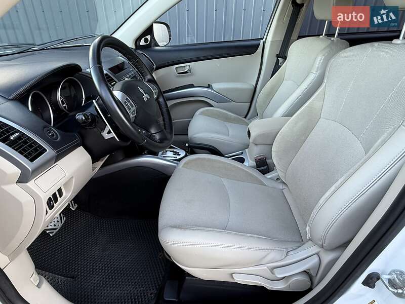 Внедорожник / Кроссовер Mitsubishi Outlander 2011 в Киеве