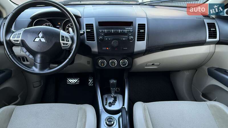 Внедорожник / Кроссовер Mitsubishi Outlander 2011 в Киеве