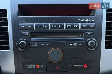 Внедорожник / Кроссовер Mitsubishi Outlander 2011 в 