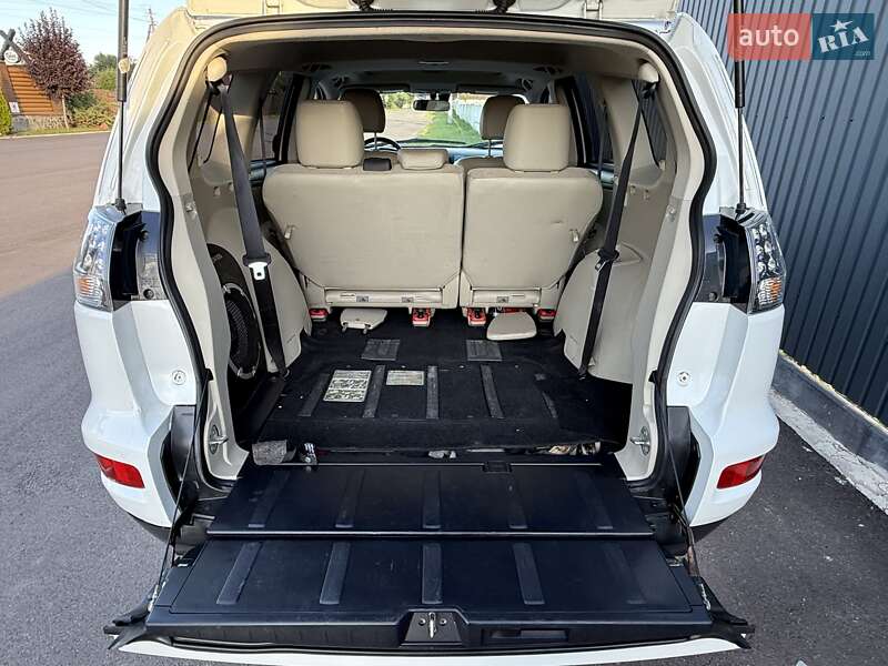 Внедорожник / Кроссовер Mitsubishi Outlander 2011 в Киеве