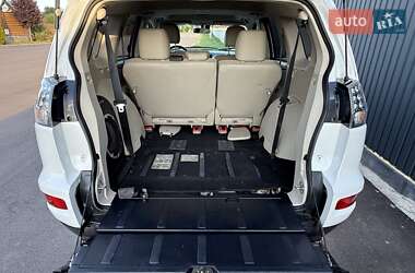 Внедорожник / Кроссовер Mitsubishi Outlander 2011 в 