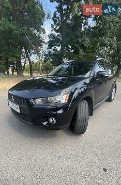 Внедорожник / Кроссовер Mitsubishi Outlander 2010 в Первомайске