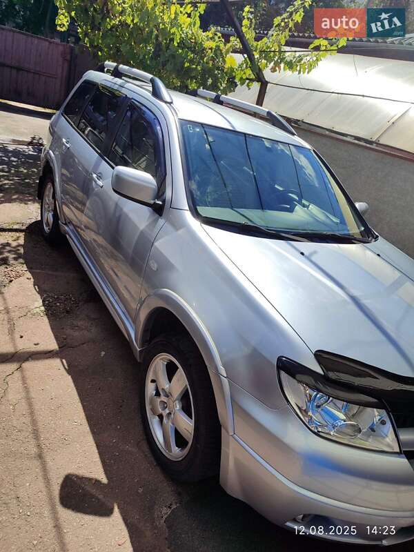 Позашляховик / Кросовер Mitsubishi Outlander 2008 в Чернігові