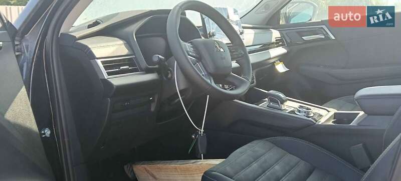 Внедорожник / Кроссовер Mitsubishi Outlander 2024 в Одессе