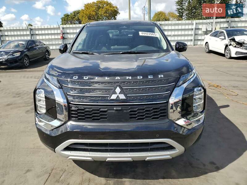 Внедорожник / Кроссовер Mitsubishi Outlander 2024 в Одессе