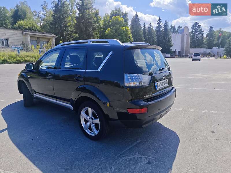 Позашляховик / Кросовер Mitsubishi Outlander 2009 в Києві