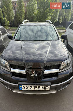 Внедорожник / Кроссовер Mitsubishi Outlander 2004 в Киеве